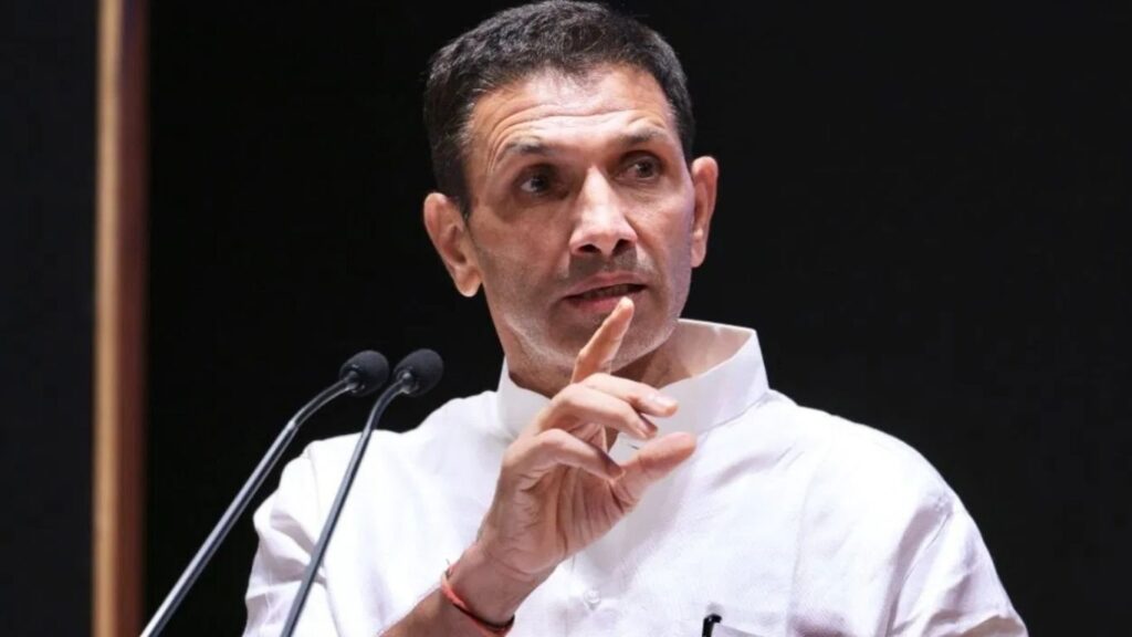 ‘अब तो जमीन के अंदर भ्रष्टाचार का मौका चाहिए’, सांसद आलोक शर्मा के अंडर ग्राउंड मेट्रो चलाने की बात पर जीतू पटवारी ने साधा निशाना आलोक शर्मा