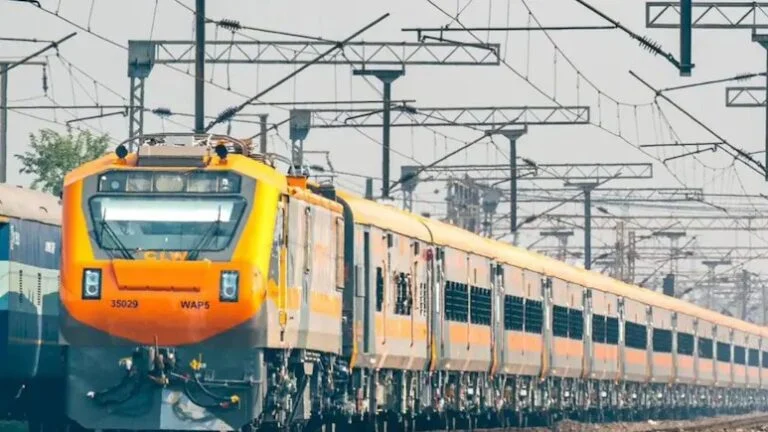 Railway Recruitment 2026: रेलवे ग्रुप डी भर्ती शुरू – हजारों युवाओं के लिए सुनहरा अवसर, जानें कैसे करें आवेदन